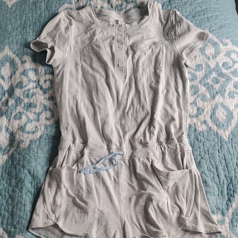 Ivivva Light Gray Short Sleeve Romper